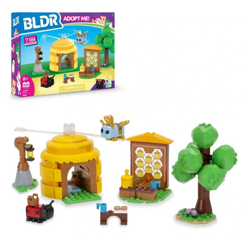 Adopt Me! Coffee Shop Interior with Queen Bee Building Set - 225pc